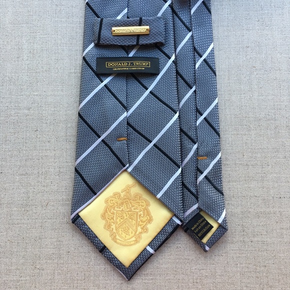 Donald Trump Grey Black White Stripes Silk Tie - Picture 4 of 5